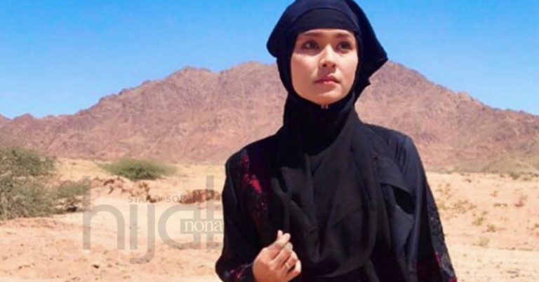 Aida Gadis Melayu Cakap Bahasa Arab Di Madinah & Sebak Rasa Seolah-Olah Dapat Bertemu Rasulullah SAW