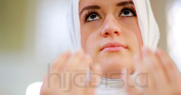 9 Waktu Mustajab Untuk Berdoa Pada Allah, Antaranya Ketika Hujan Sedang Turun