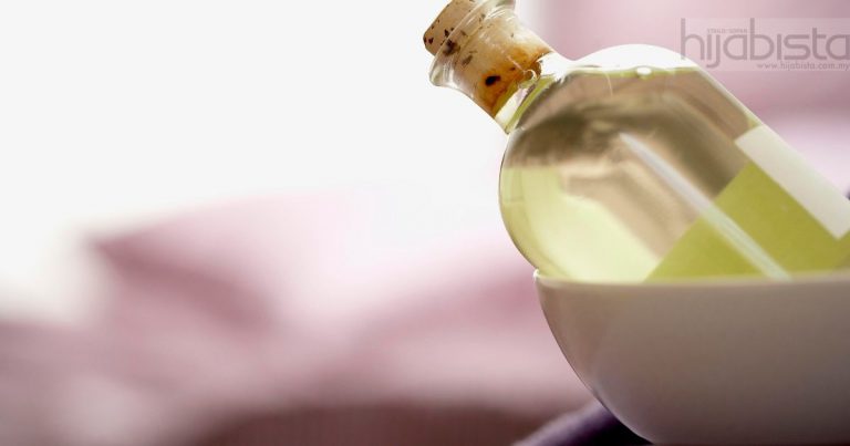 Hanya Guna Baby Oil, Kulit Wajah Tampak Glowing Dan Berseri