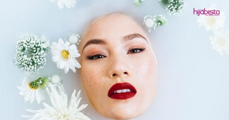 Kalau Tak Nak Muka Nampak Tua Dan Garang, Pilih Lipstik Yang Sesuai Dengan Tona Kulit