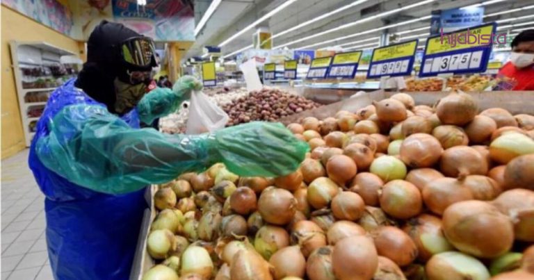 Pakai Topeng Muka, ‘Goggle Ski’ & ‘But’ Getah: Cara Lelaki Ini Lindungi Diri Dari Covid-19