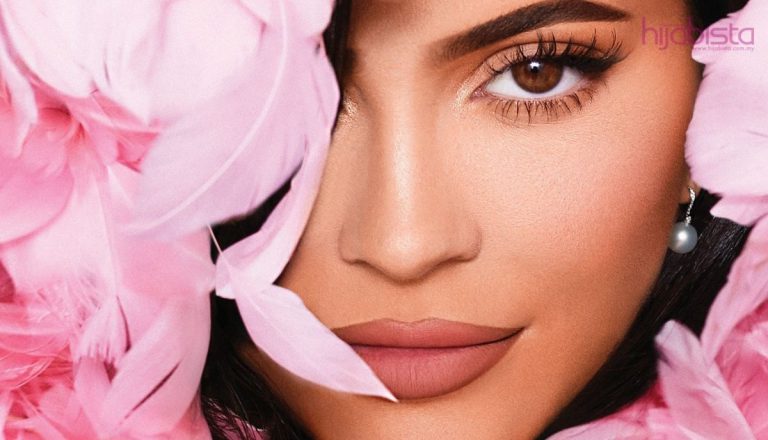 Obses Dengan Kecantikan, Kylie Jenner Kongsi 40 Produk Dalam Rutin Penjagaaan Wajah Pagi Dan Malam
