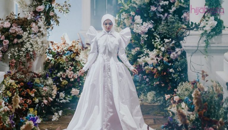 Reaksi Penonton Video Muzik ‘Siapa Tak Mahu’, Rupanya Ini Cerita Sebalik Persalinan Putih Yang Digayakan Dato Siti