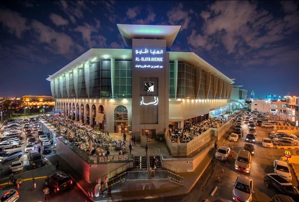 Ada 1050 Kerusi Tempat Duduk, Al Masaa Cafe Di Riyadh Arab Saudi, Kedai