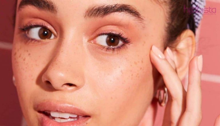 Pandangan Dekat Nampak Sama, Kenali Perbezaan Blackheads Dan Whiteheads Agar Senang Diuruskan.