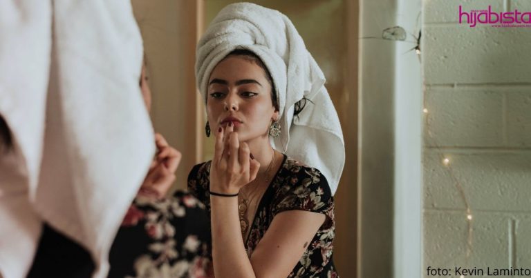 Aduh! Kulit Jadi Kering & Bersisik Hingga Buat Solekan Nampak Bercapuk. Ini 5 Puncanya