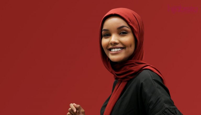 Pandemik Covid-19 Ubah Perjalanan Hijab Halima Aden, …Terdapat Kekurangan Penata Gaya Muslim Di Industri Ini
