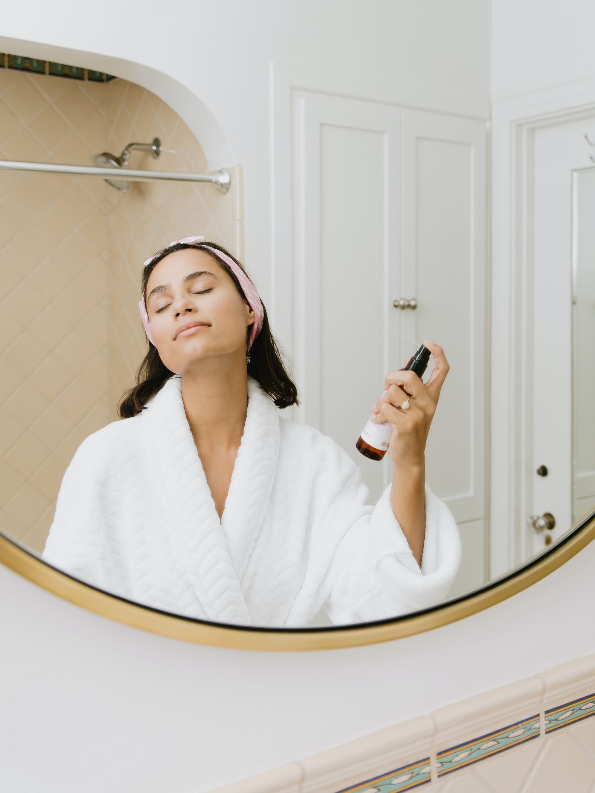 Pemilik Kulit Berminyak, Hentikan Habit Yang Mungkin Anda Biasa Buat Ini Jika Tak Mahu Kulit Nampak Kusam