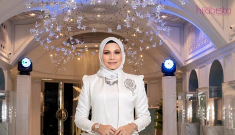 Butik Tudung Paling Mewah Pernah Dihasilkan Dengan Bertatahkan Kristal Swarovski