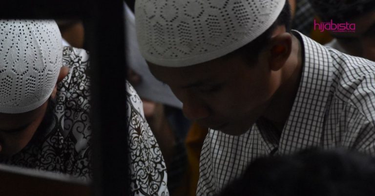 Janganlah Kecewa Bila Tak Dapat Rentas Negeri, Kecewalah Bila Tak Dapat Rentas Titian Sirat Nanti