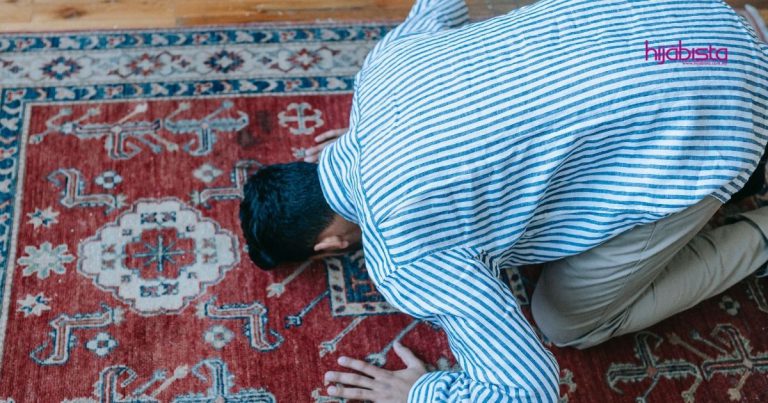 Buat Sujud Syukur Perlukah Ada Wuduk & Menghadap Kiblat, Ini Pencerahannya