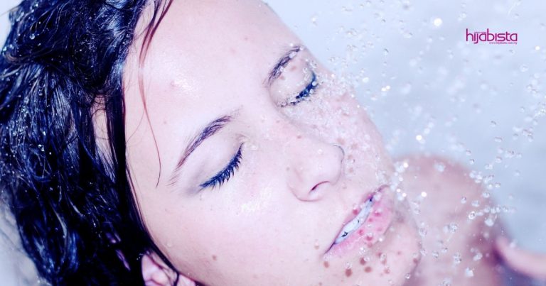 Wanita Berhijab, Kalau Mahu Rambut Cantik, Sihat & Kuat, Amalkan Cuci Rambut Dengan Air Sejuk