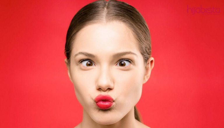 Bibir Tampak Sempurna Dengan Olesan Gincu Merah. Ikuti 8 Trik Ini Kalau Masih Takut Mengayakannya