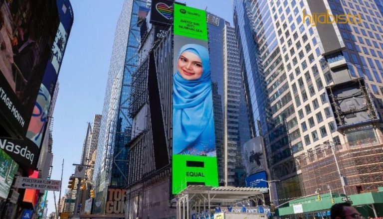 Wajah Terpapar Megah Di Papan Iklan New York Times Square, Siti Nurhaliza Catat Sebuah Lagi Kejayaan Karier Seninya!