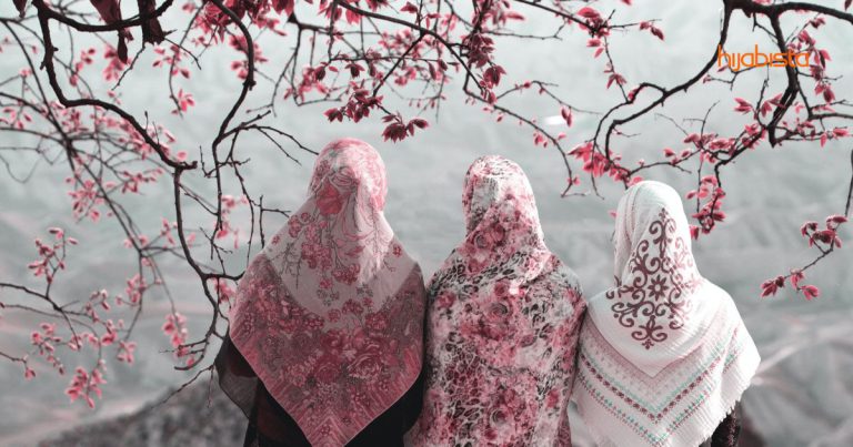 Berhijab & Tutup Aurat Tak Sekat Wanita Islam Bergerak Aktif, Wanita Bukan Islam Pun Selesa Pakai Hijab