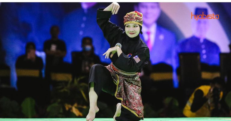 Merrywati Manuil Selesa Berhijab Ketika Bersilat, Langsung Tak Nampak Kekok Walaupun Beragama Kristian