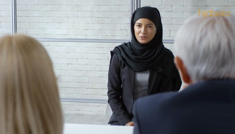 6 Rekomendasi Outfit ‘Stylish’ Dan Sopan Untuk Pergi Temuduga Kerja.  Pasti Anda Akan Terus Diterima!