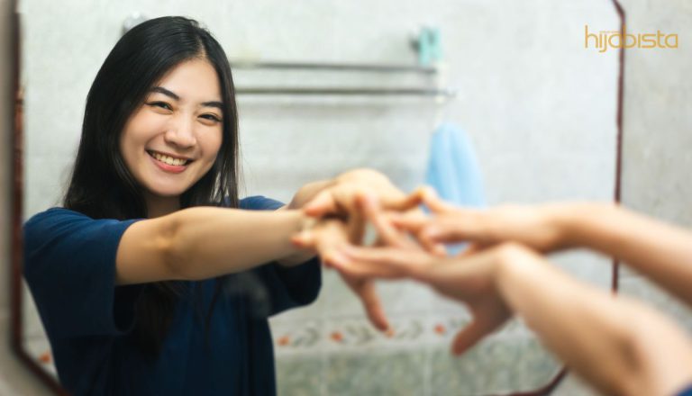 Bukan Sakit Mental Jika Cakap Dengan Sendiri Depan Cermin, Ini Apa Pakar Kata