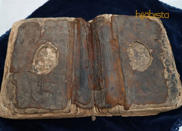 Khazanah Dunia Tak Ternilai, Pemulihan Naskah Al-Quran Usia 500 Tahun Hampir Selesai!