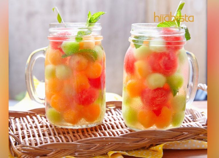 Minum Air Tembikai Merah Je? Bosan Weh! Improvise Lah Sikit, Ini Resipi Air ‘Tembikai Pelangi’ Yang Menyegarkan!