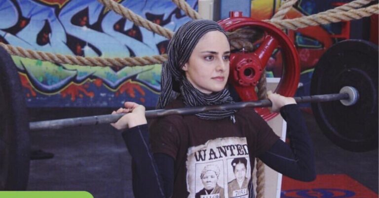 KULSOOM ABDULLAH Atlet Angkat Berat Berhijab Pertama Dalam Sejarah Dunia