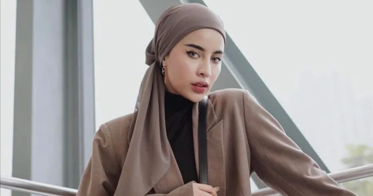 10 Gaya ‘Gorgeous’ AGHNIA PUNJABI Ini Serlah Penampilan Lebih Berani!