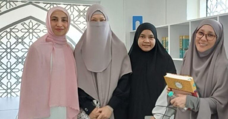 “Semakin Membuak-Buak Perasaan Ingin Mendalami Al Quran” OZLYNN Teruja Sertai Kelas Tadabbur Al Quran