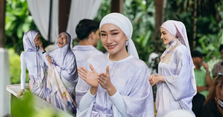 Rekaan Baju Songket Ditenun Oleh Banduan Di Marang