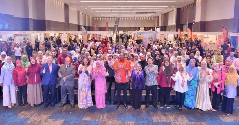 Karnival Paling Bergegar, Teruja Tengok Usahawan Wanita Malaysia Berniaga Bawah Satu Bumbung & Healing Sama-Sama!