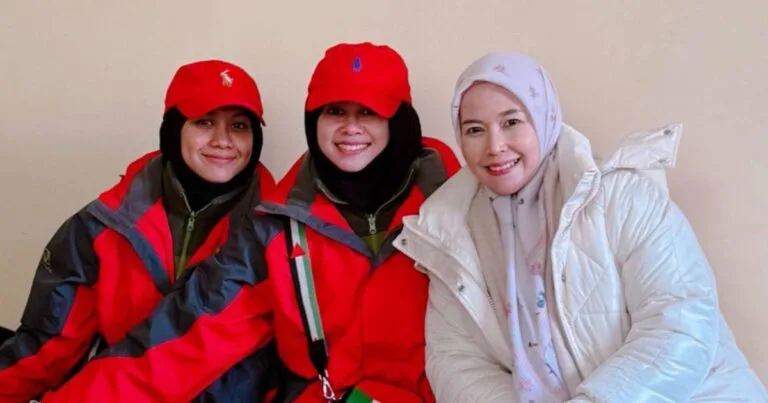3 Ikon Hijabi Jejak Tajikistan, Walau Sejuk Beku Sempat Hulur Sumbangan!