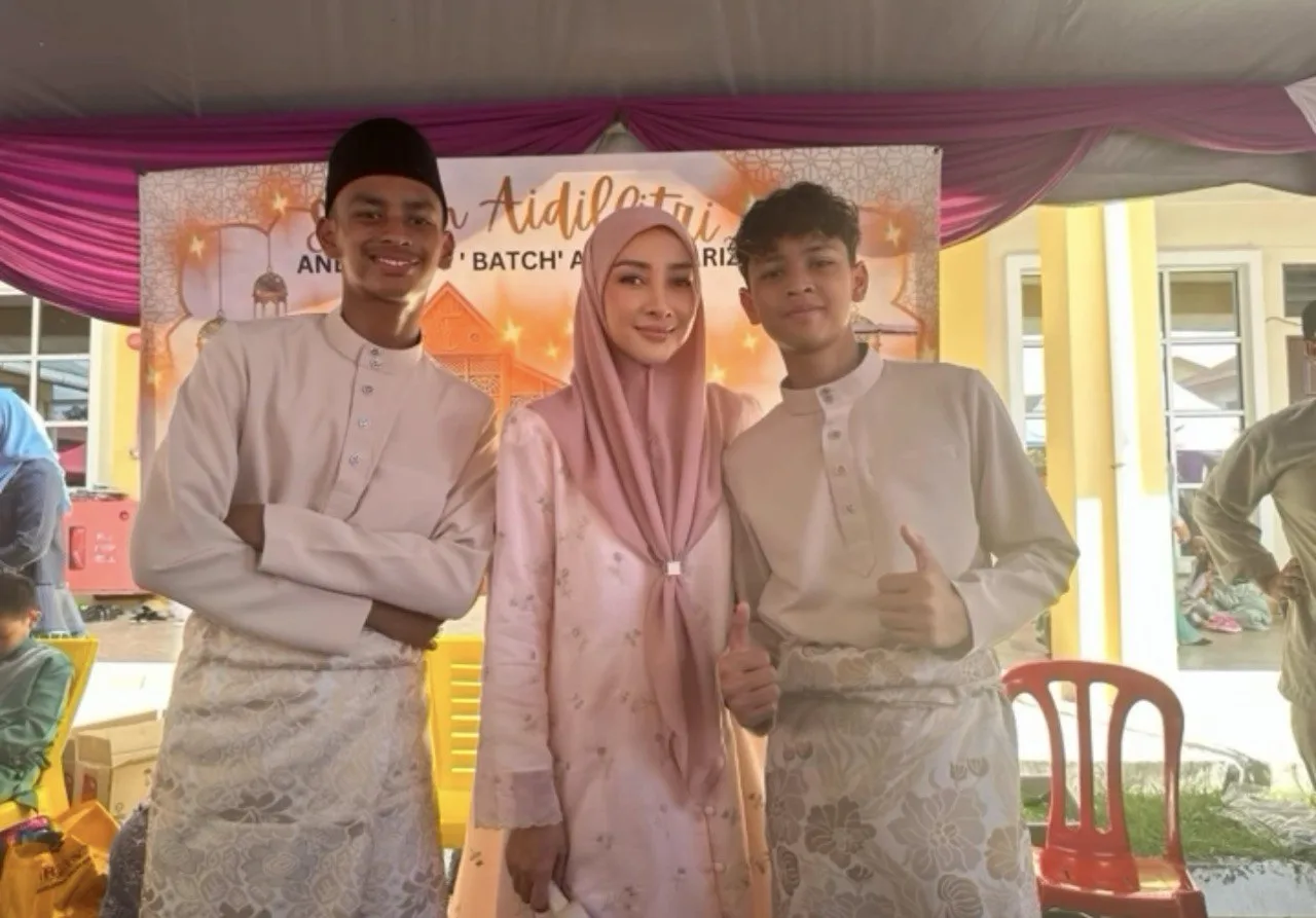 “Moga Jadi Permulaan Untuk Tutup Aurat” Manis Bertudung Ketika Hadiri Jamuan Raya Sekolah Anak, Penampilan RITA RUDAINI Tuai Pujian