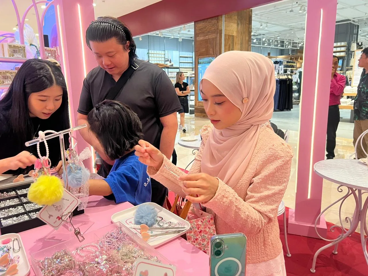 Rai Ulang Tahun ke-20, Kini Elianto Lebih Dekat Dengan Kita Di 132 Cawangan Watsons! 12 Rai Ulang Tahun ke-20, Kini Elianto Lebih Dekat Dengan Kita Di 132 Cawangan Watsons!