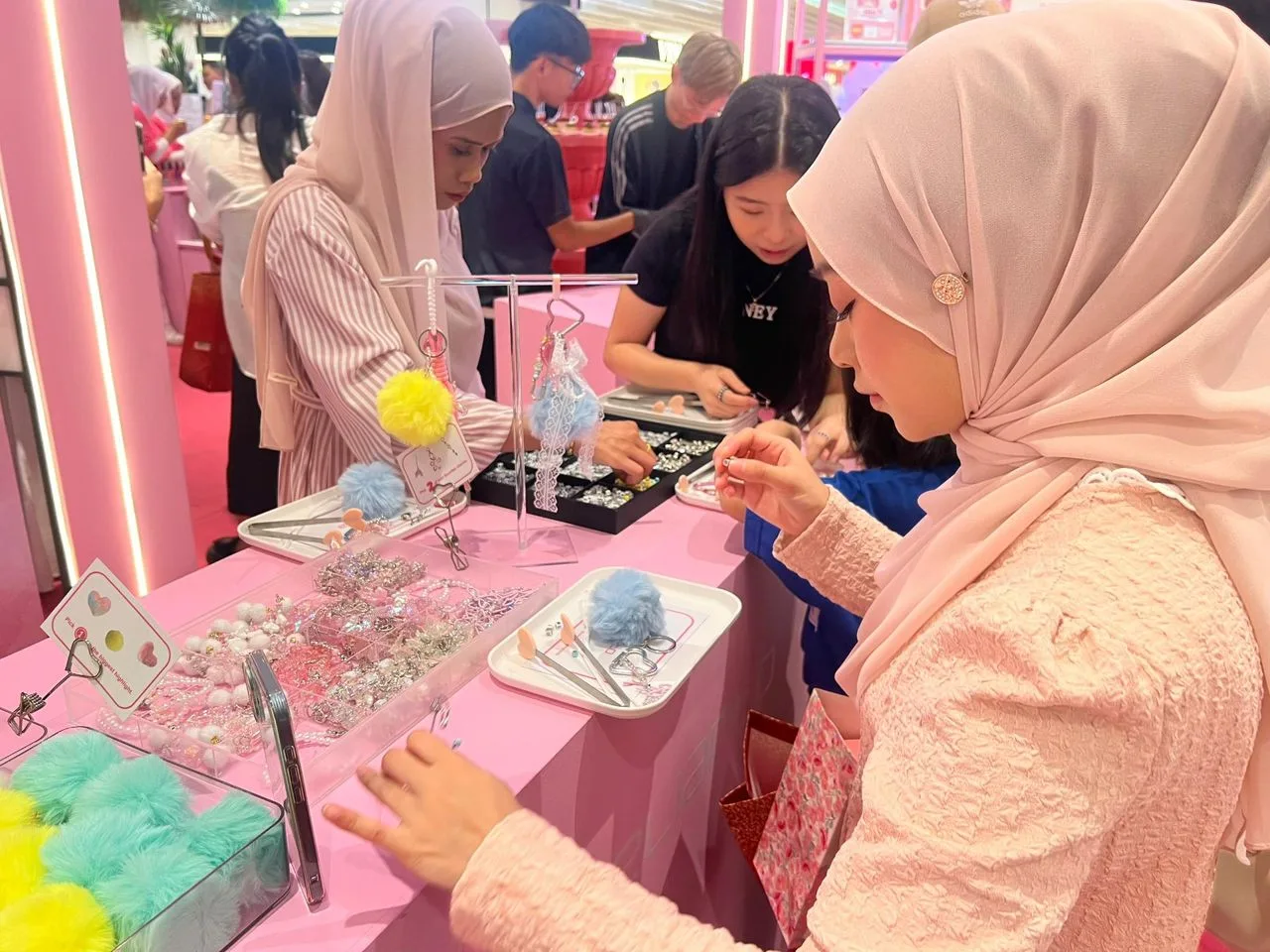 Rai Ulang Tahun ke-20, Kini Elianto Lebih Dekat Dengan Kita Di 132 Cawangan Watsons! 13 Rai Ulang Tahun ke-20, Kini Elianto Lebih Dekat Dengan Kita Di 132 Cawangan Watsons!