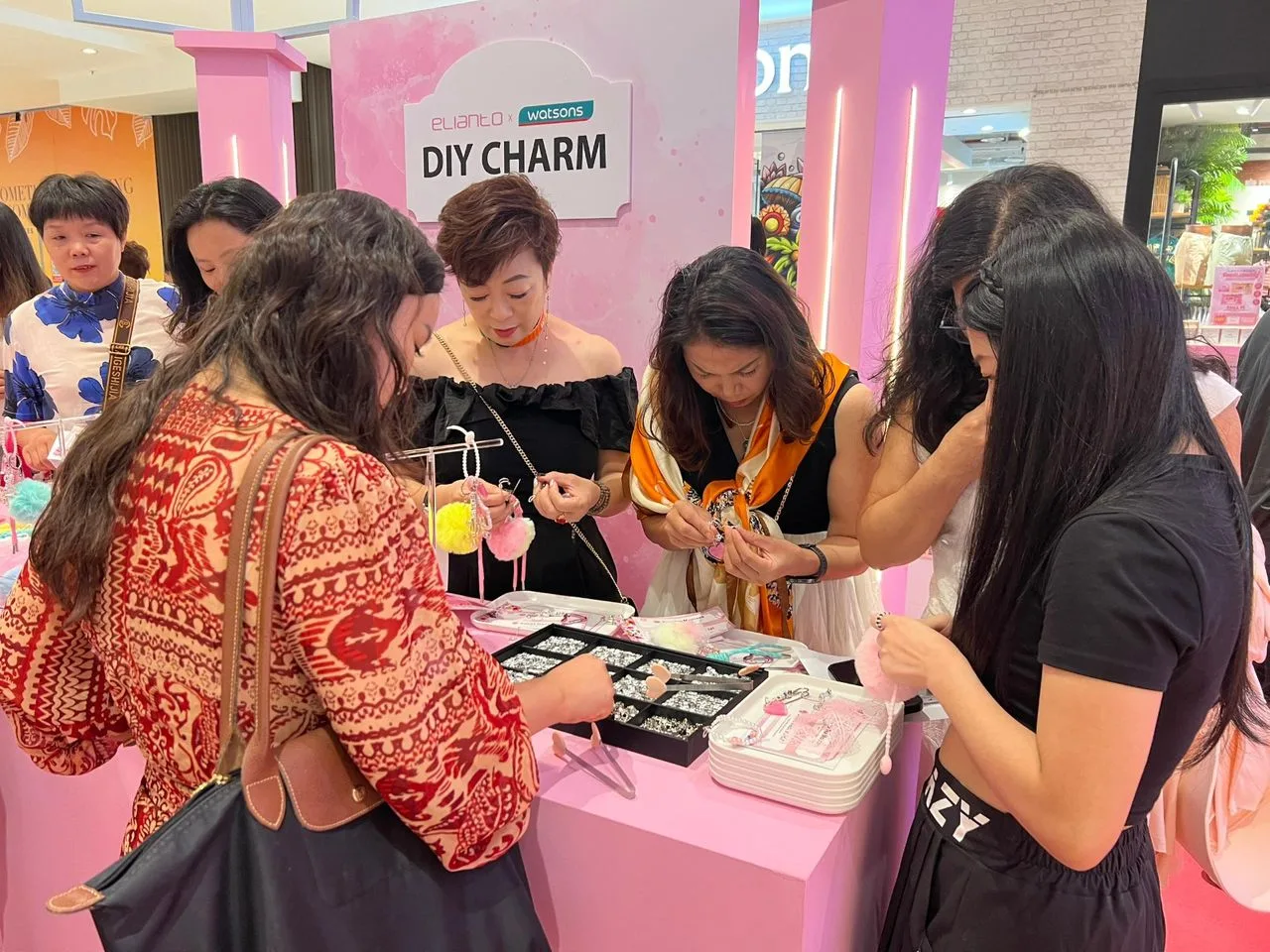 Rai Ulang Tahun ke-20, Kini Elianto Lebih Dekat Dengan Kita Di 132 Cawangan Watsons! 14 Rai Ulang Tahun ke-20, Kini Elianto Lebih Dekat Dengan Kita Di 132 Cawangan Watsons!