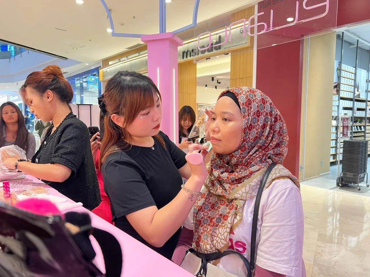 Rai Ulang Tahun ke-20, Kini Elianto Lebih Dekat Dengan Kita Di 132 Cawangan Watsons! 19 Rai Ulang Tahun ke-20, Kini Elianto Lebih Dekat Dengan Kita Di 132 Cawangan Watsons!