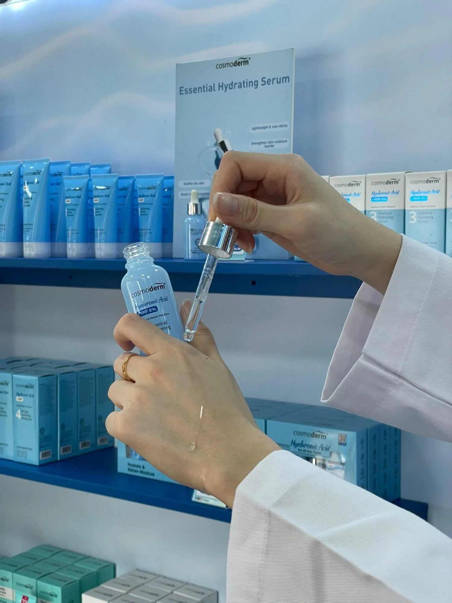 Kulit Fresh & Glowing Sepanjang Hari, Mekap Pun On-Point Dengan COSMODERM Hyaluronic Acid Terbaharu