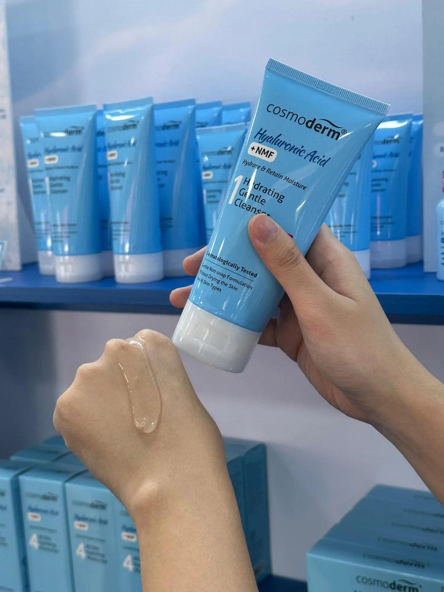 Kulit Fresh & Glowing Sepanjang Hari, Mekap Pun On-Point Dengan COSMODERM Hyaluronic Acid Terbaharu
