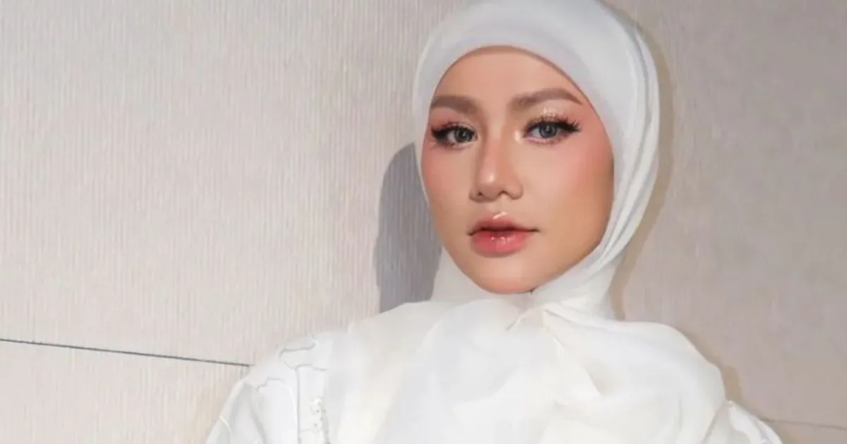 Elly Mazlein Tolak RM500,000 Demi Hijab, Prinsip Hidup Lebih Utama Dari Wang 5 Elly Mazlein Tolak RM500,000 Demi Hijab, Prinsip Hidup Lebih Utama Dari Wang