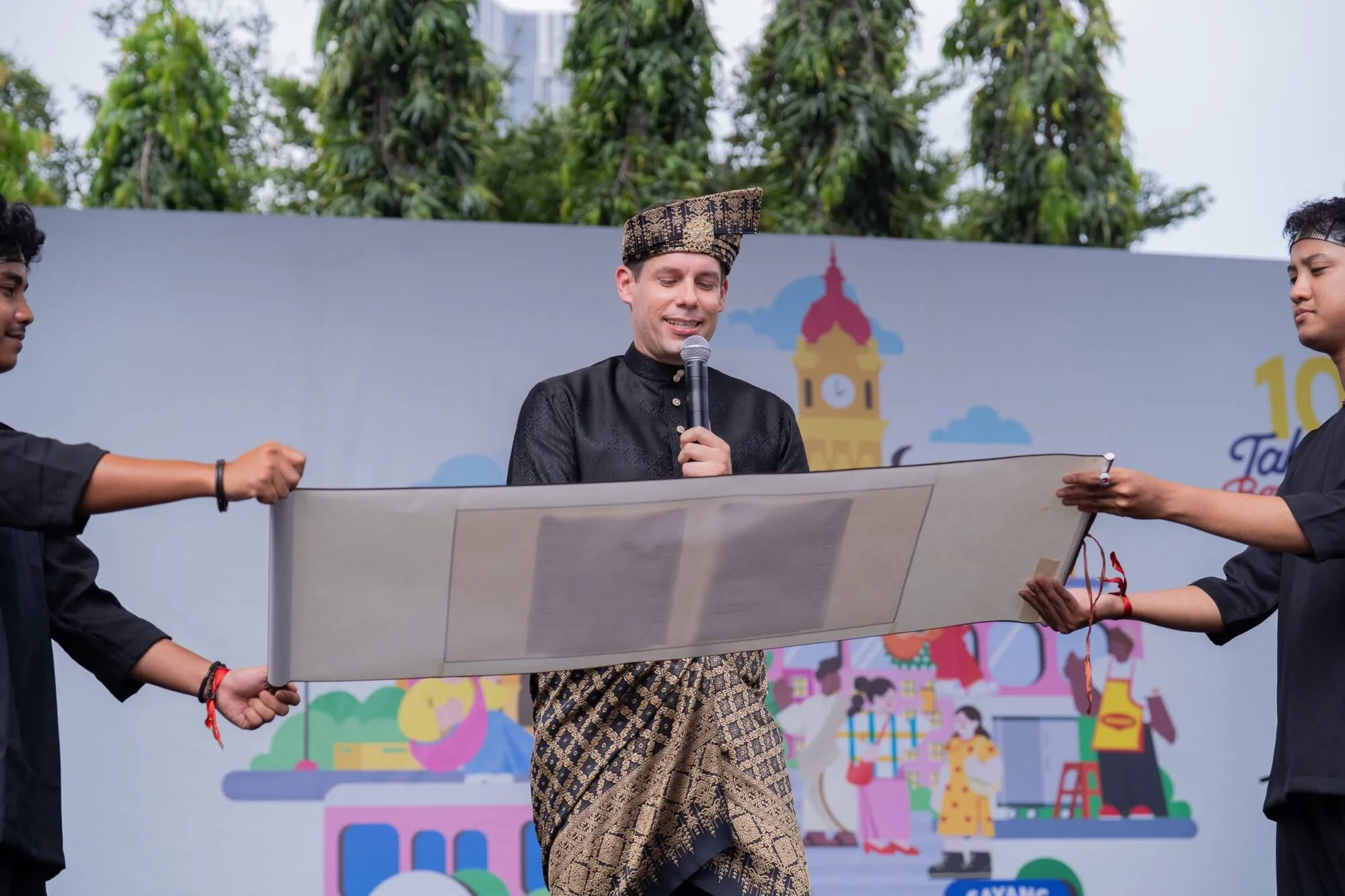 Bebas Kesan Putih & Kuning, Sensasi Segar Serta Haruman Eksklusif Beri Perlindungan Hingga 72 Jam Bersama NIVEA Di Keretapi Sarong 2026 2 Bebas Kesan Putih & Kuning, Sensasi Segar Serta Haruman Eksklusif Beri Perlindungan Hingga 72 Jam Bersama NIVEA Di Keretapi Sarong 2026