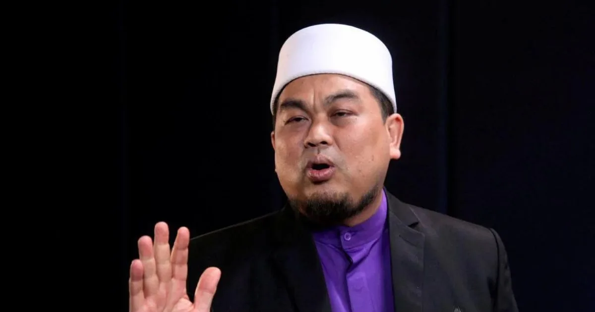Viral Hijabi Jadi ‘Dulang Girls’ Di Majlis Kahwin Bukan Islam, Mufti Jelas Hukumnya Viral Hijabi Jadi ‘Dulang Girls’ Di Majlis Kahwin Bukan Islam, Mufti Jelas Hukumnya