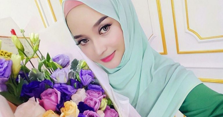 8 Selfie Joy Revfa Buat Hati Berdegup Kencang, Subhanallah Cantiknya Isteri Hafiz Hamidun