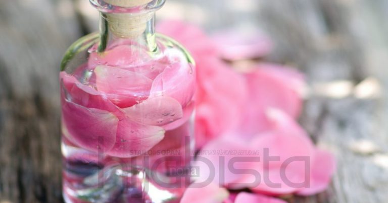 Semburan Air Mawar Rahsia Wajah Wanita Arab Berseri & Glowing. Hanya 1 Minit Untuk Buat Sendiri!