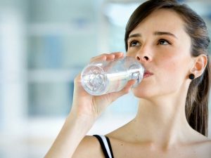Jangan Skip Makan Pagi, Banyakkan Minum Air Putih & Kurangkan Makan Manis Tip Pantas Turunkan Berat Badan