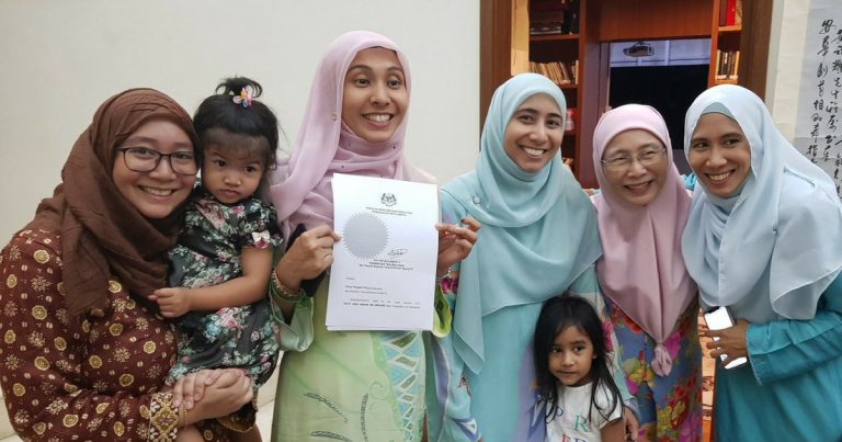 Kagum Lihat Penampilan Keluarga Datuk Seri Anwar Ibrahim Yang Santun Berbaju Kurung & Hijab Bawal