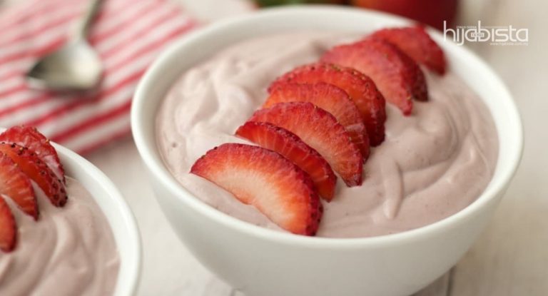 Kulit putih bak Yogurt, Cuba Masker Ini Campuran Buah Strawberi, Confirm Putih & ‘Flawless’!