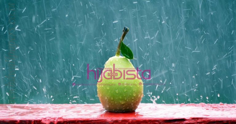 9 Waktu Mustajab Untuk Berdoa Pada Allah, Antaranya Ketika Hujan Sedang Turun