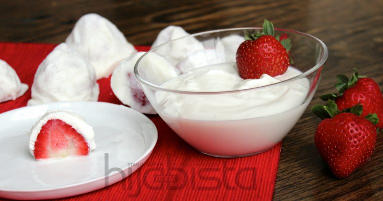 Kulit putih bak Yogurt, Cuba Masker Ini Campuran Buah Strawberi, Confirm Putih & ‘Flawless’!