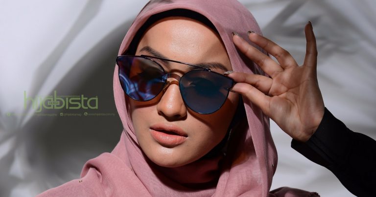 Nak Pakai Spec Tapi Takut Tudung Kembang, Cuba Ikut 5 Tip Mudah Ini